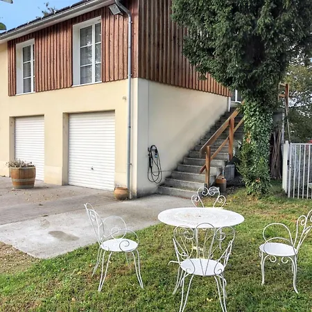 Confortable Au Coeur Du Pian-medoc Avec Jardin Apartment Le Pian-Medoc